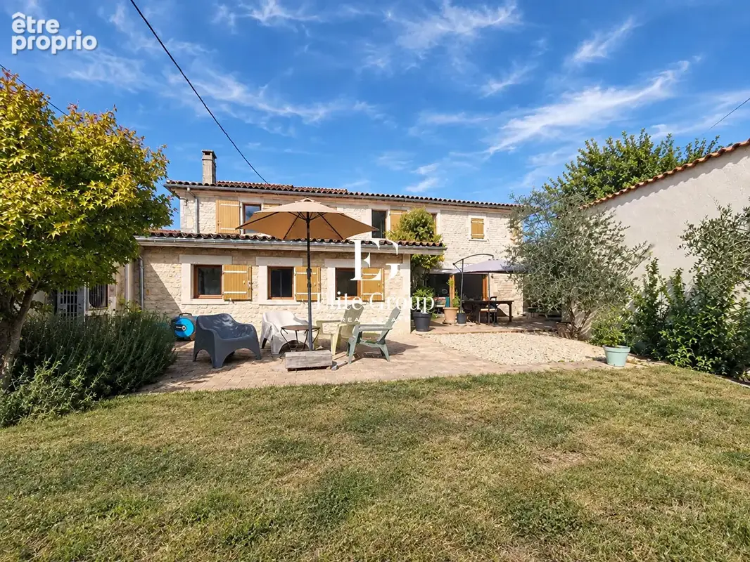 Maison à TRIAC-LAUTRAIT
