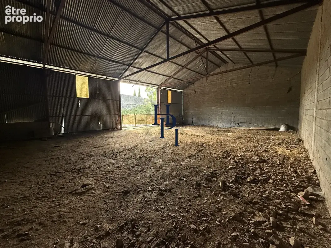 Vente hangar avec aire de stockage Saint Victor et Melvieu - photo 8