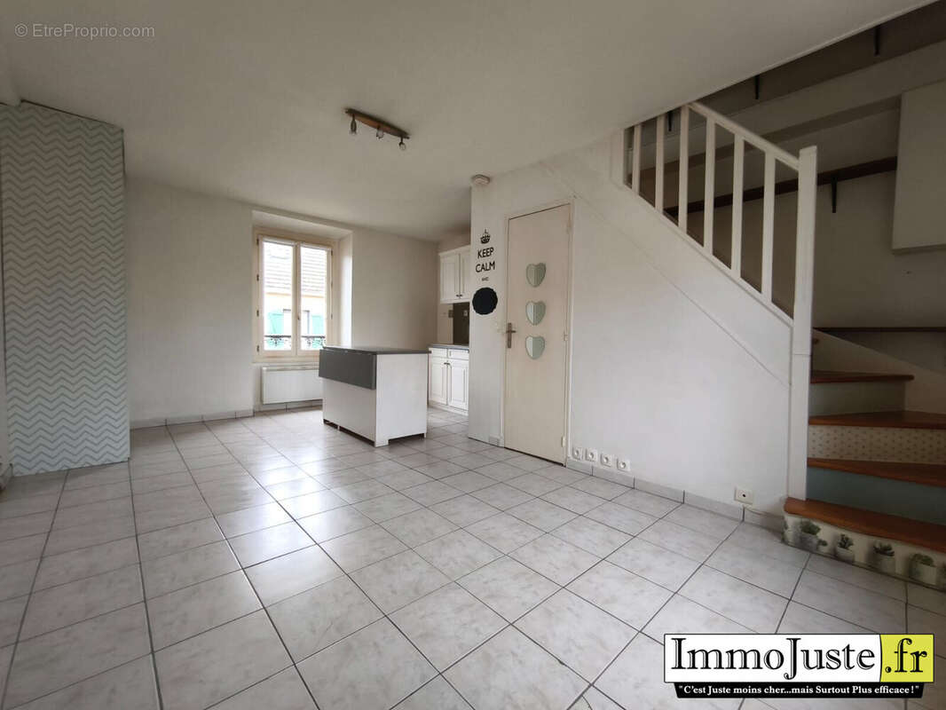 Appartement à LES ESSARTS-LE-ROI