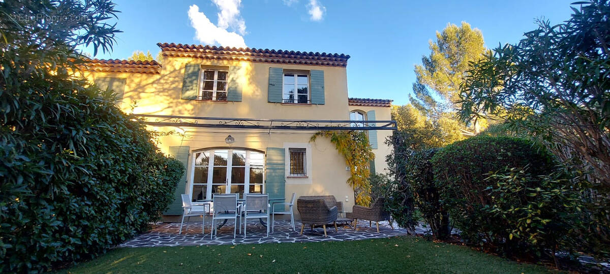 Maison à LA MOTTE