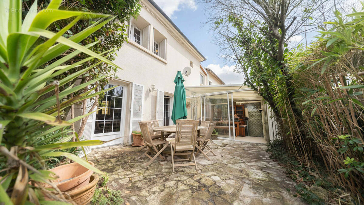 Maison à LE PLESSIS-ROBINSON