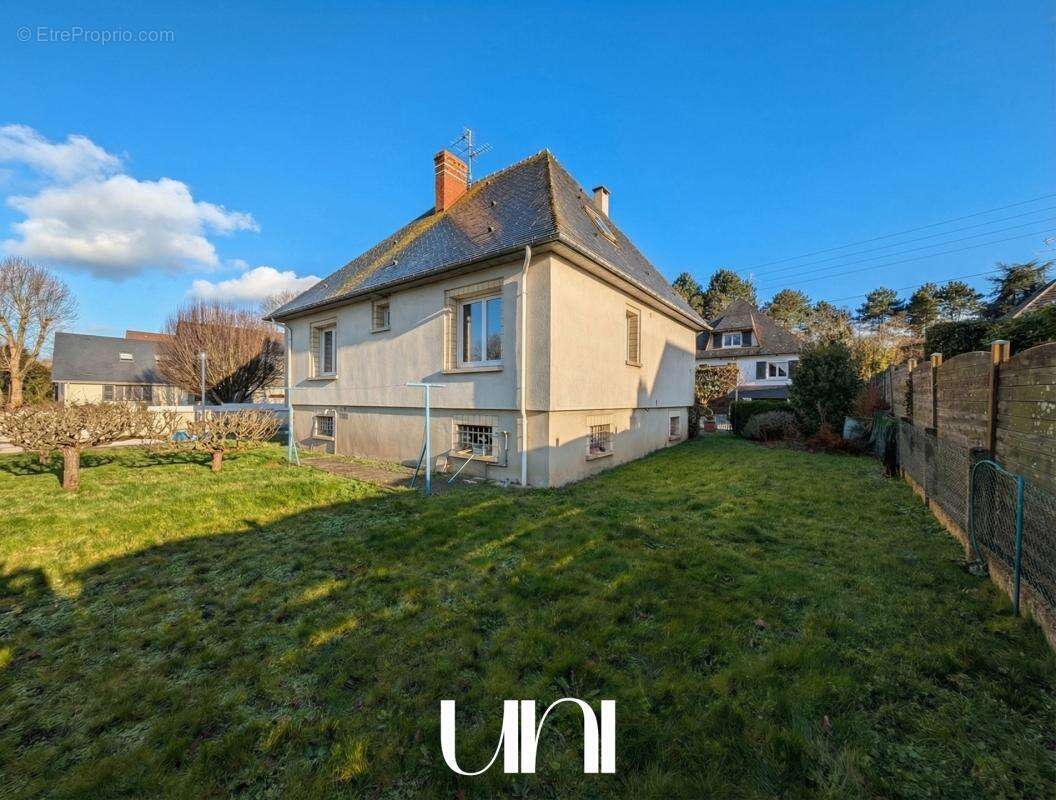 Maison à LOUVIGNY