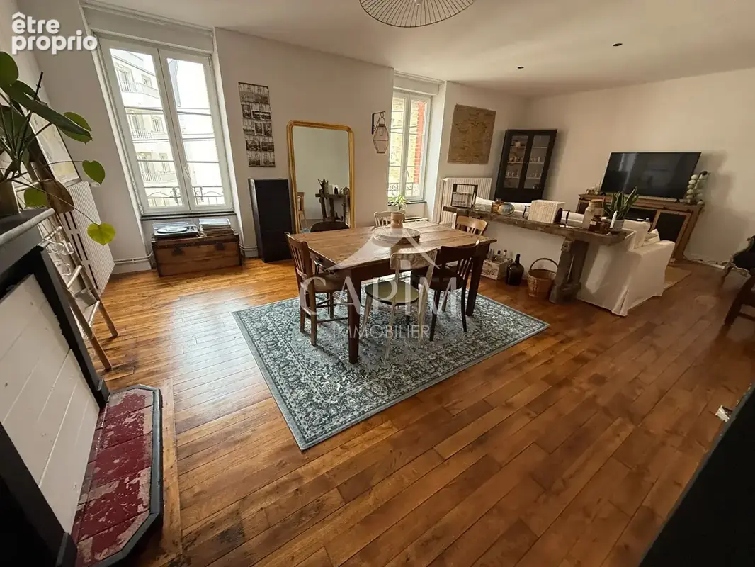 Appartement à FOUGERES