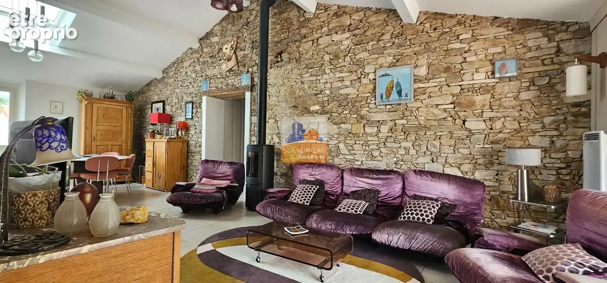 La montagne, en plein bourg, maison en pierre 4 chambres, terrain 345 m² - photo 3