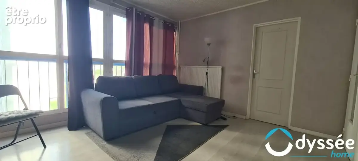 À VENDRE - Grand T2 lumineux avec parking, cave - photo 2