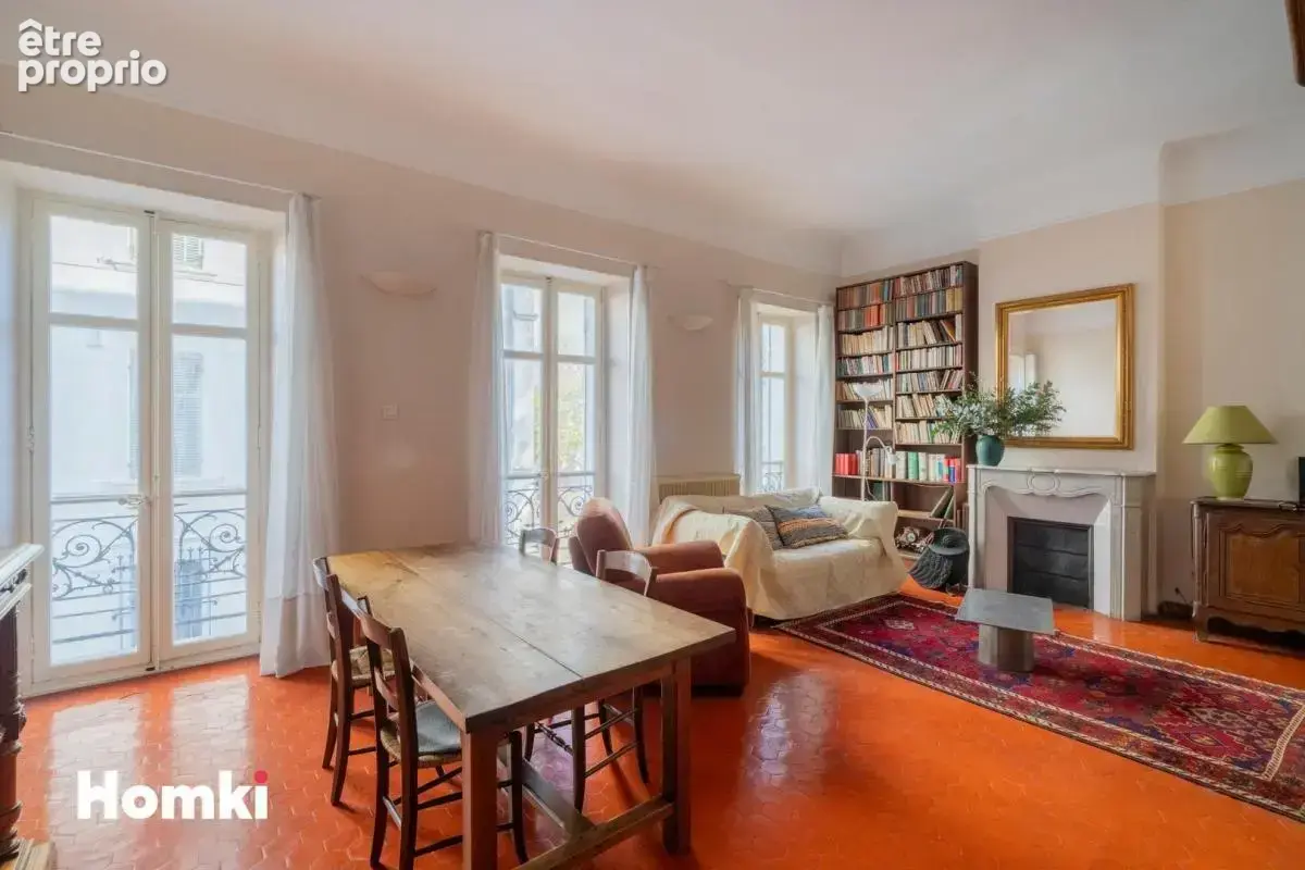 Appartement T3 de 88 m² à Marseille 13007, Rue du Commandant Lamy - photo 2