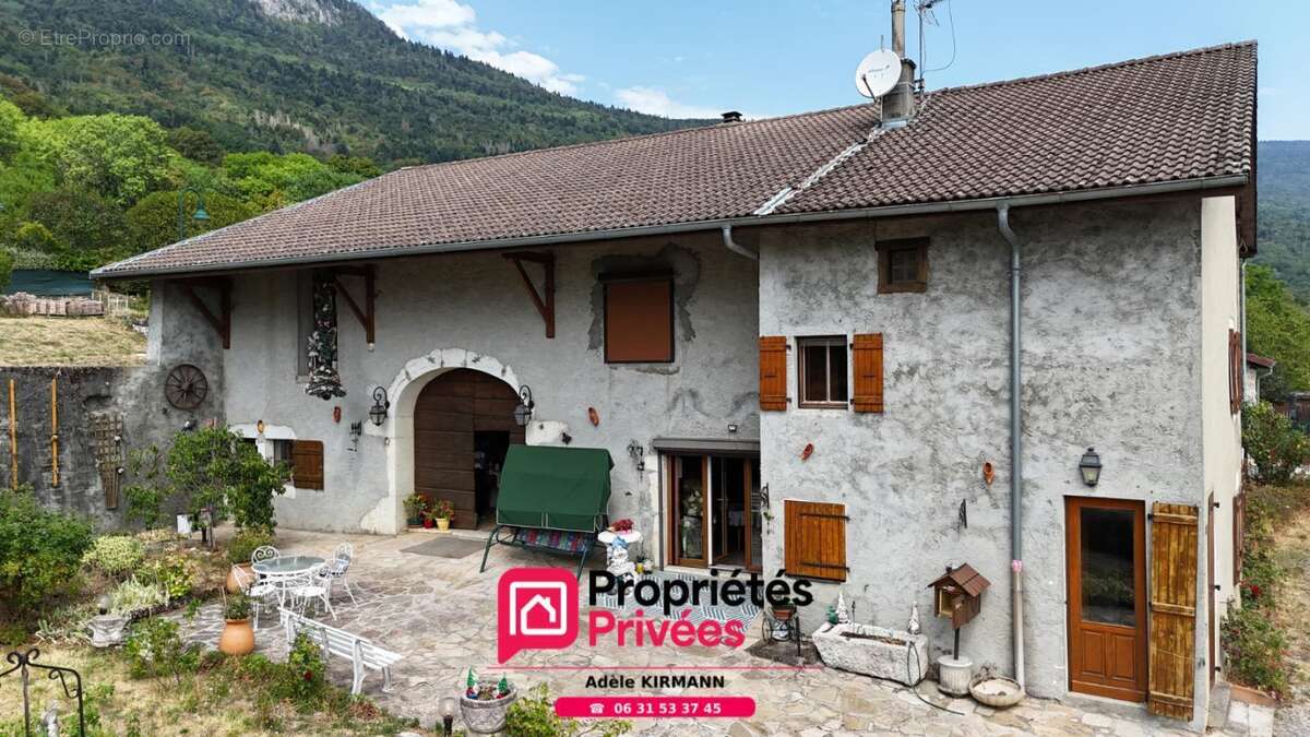 Ferme Gessienne de Caractère 200 m² (10 pièces) + Grange - Collonges (01550) / Proche Genève - photo 3