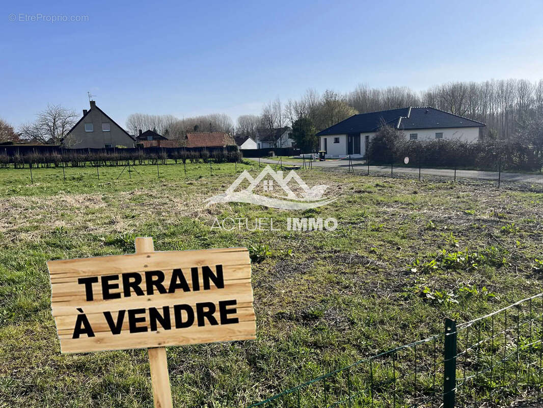 Terrain à AIRE-SUR-LA-LYS