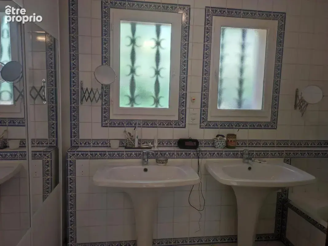 Maison de maçon de 217 m² sur 1 542 m² - photo 9