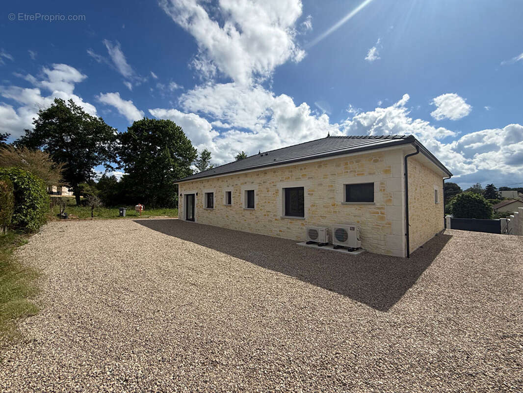 Maison à PREMILHAT