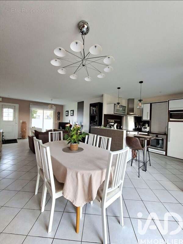 Photo 2 - Maison à NESMY