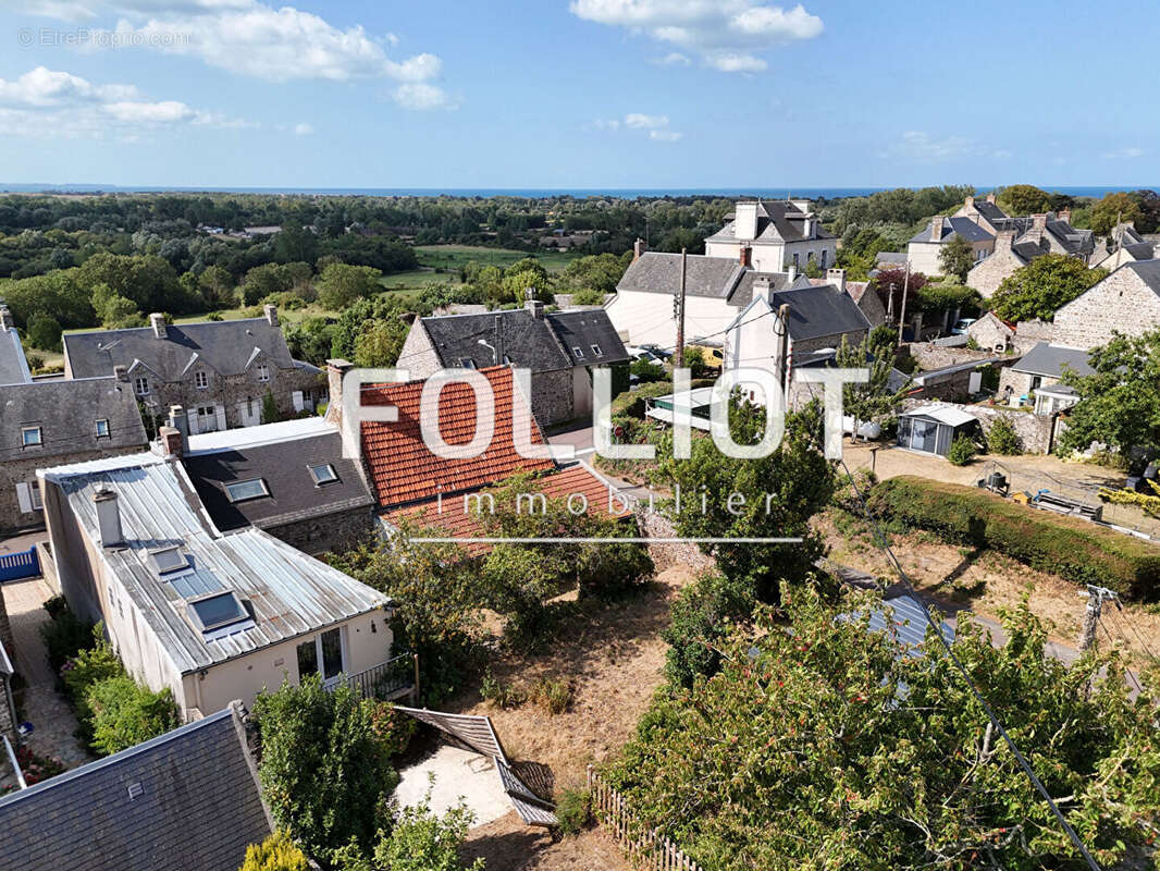 Agon-Coutainville, à deux kilomètres de la plage, maison en pierres de 160 m² - photo 12