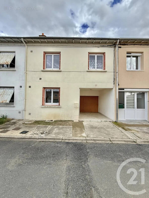 Maison à YZEURE