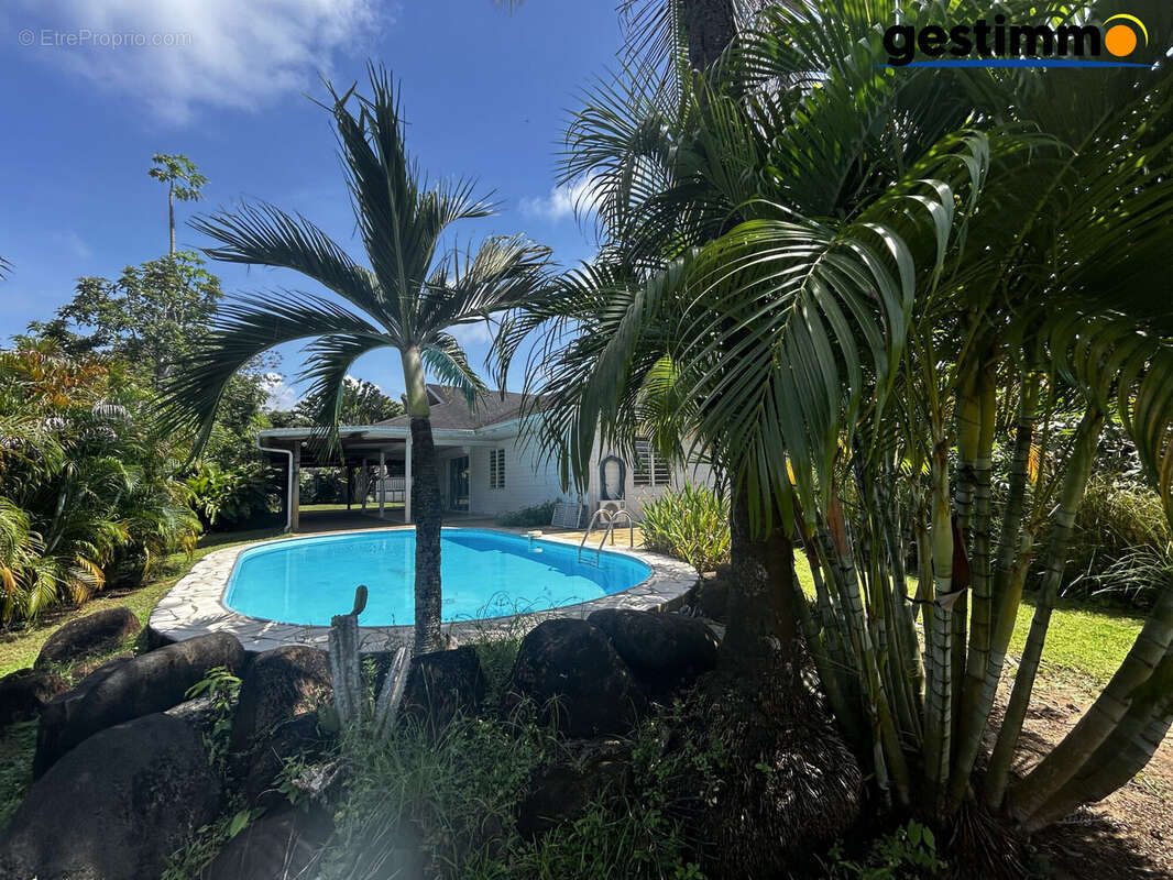 Maison à REMIRE-MONTJOLY