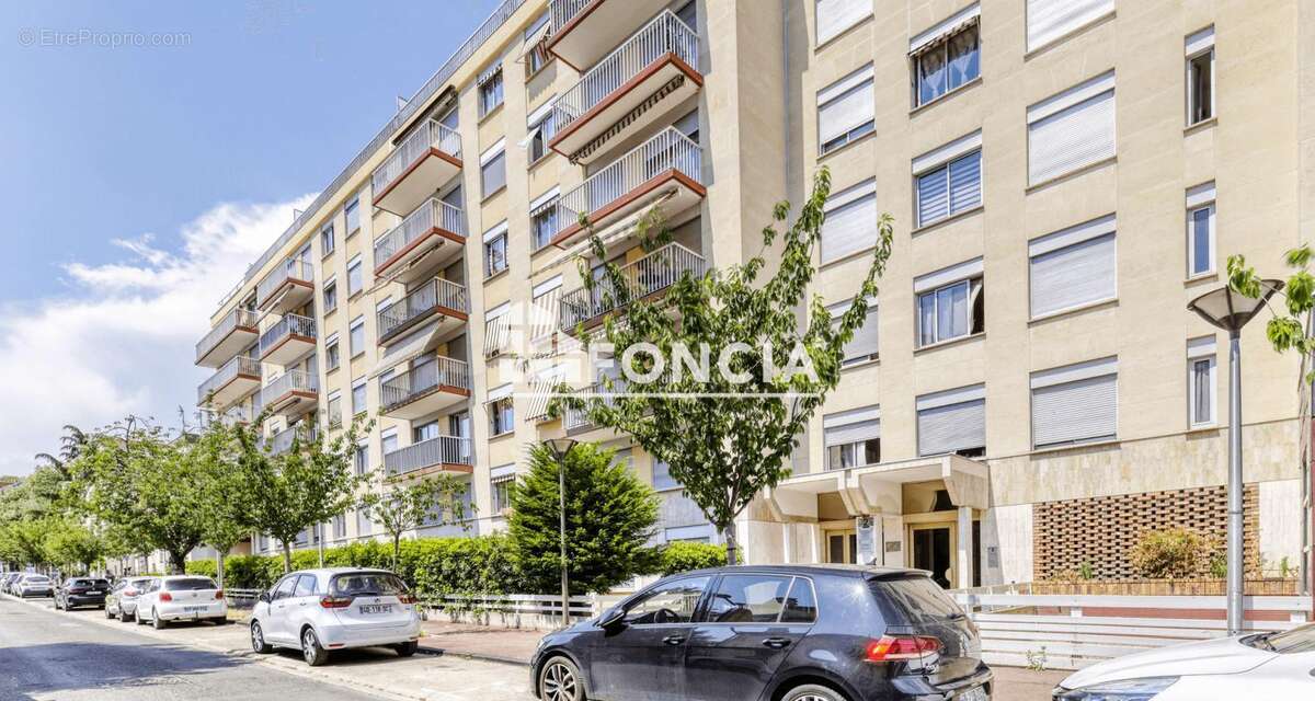 Rosny-sous-bois, appartement familial 5 pièces avec balcon filant, 2 box et 2 caves - photo 14