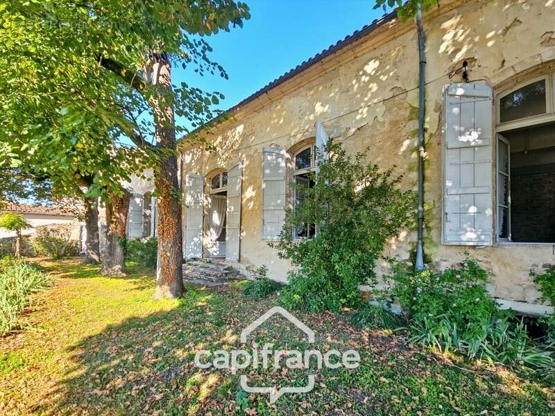Maison à LAYRAC