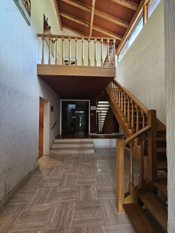 Maison à AVIGNON-LES-SAINT-CLAUDE