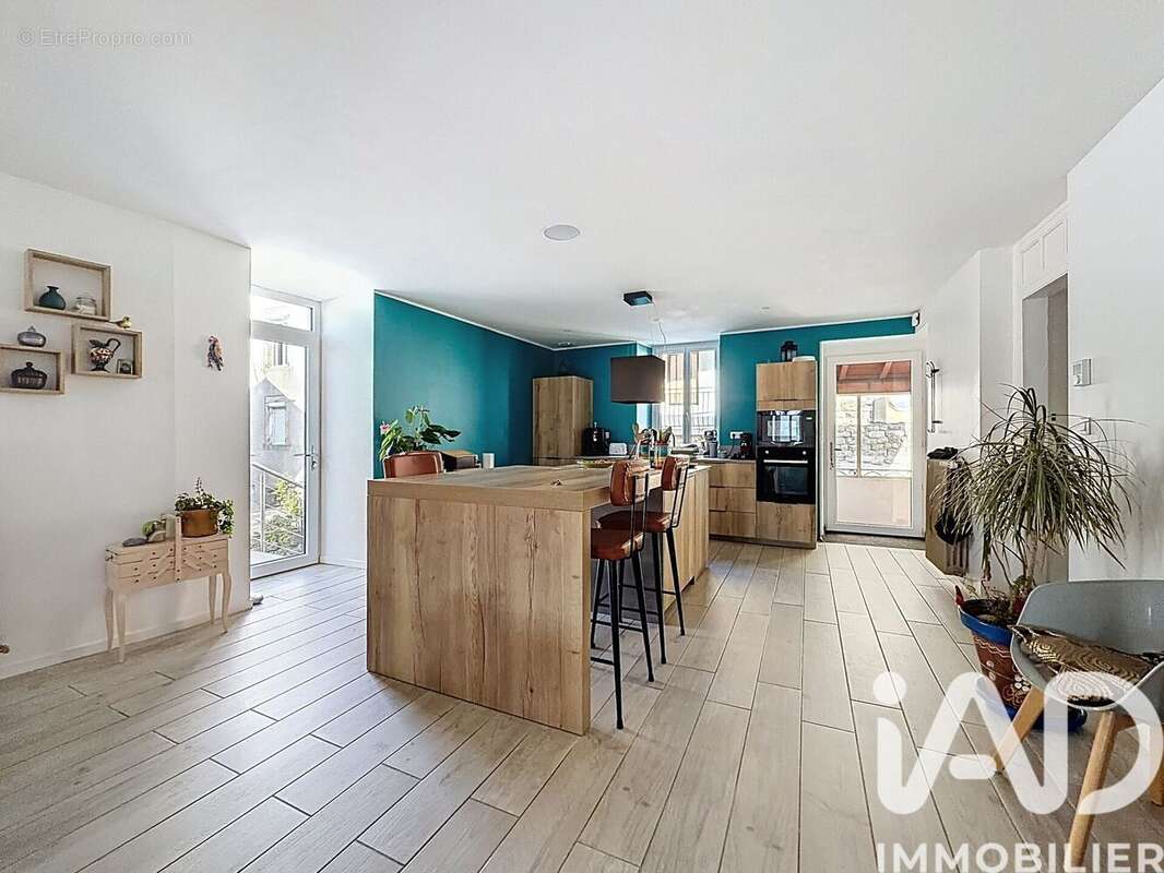 Maison 280 m² à Compeyre  - photo 7