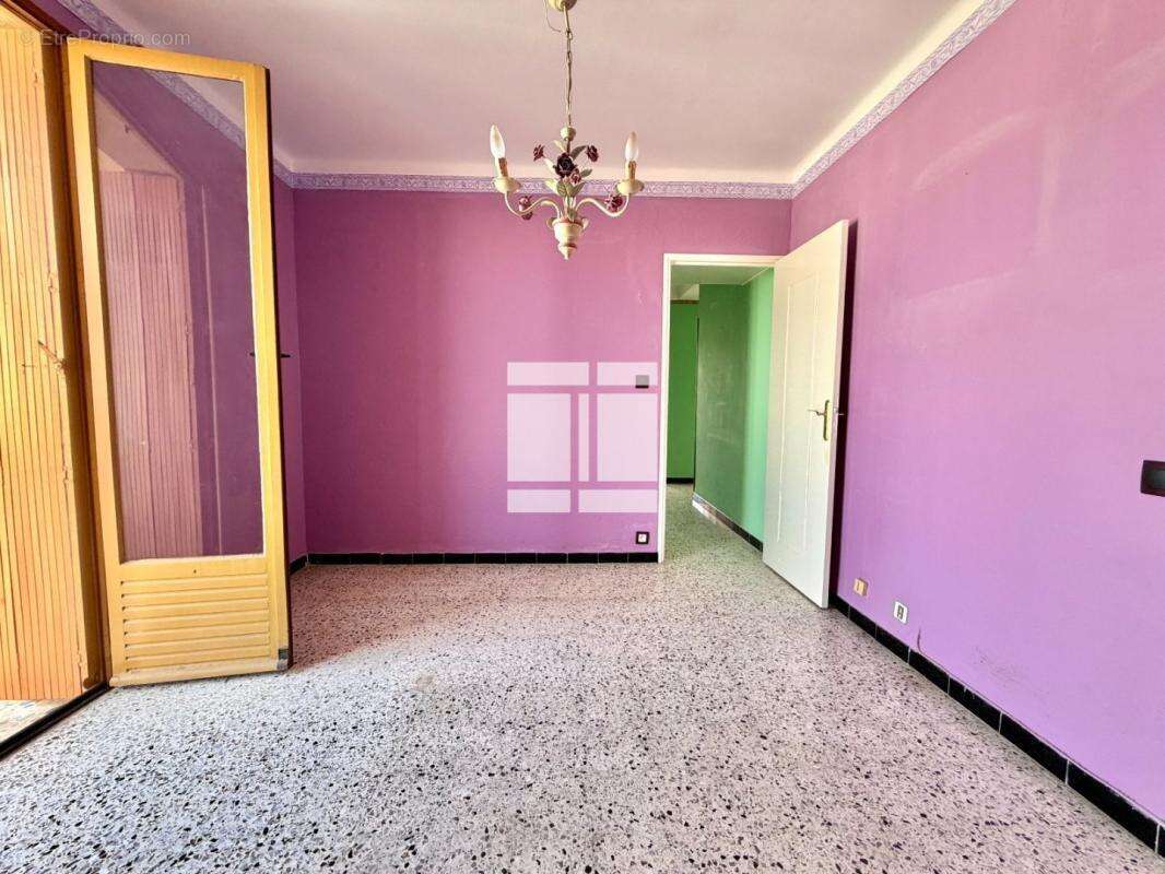Appartement T4 de 86 m² à vendre – Centre de Calvi - photo 14
