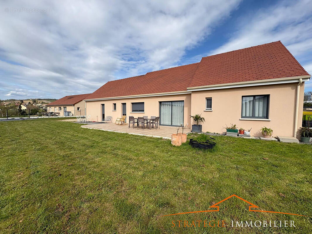 Maison à SAINT-GENGOUX-LE-NATIONAL