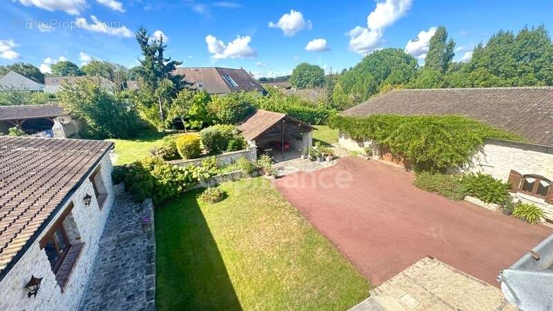Maison à JOUY-MAUVOISIN