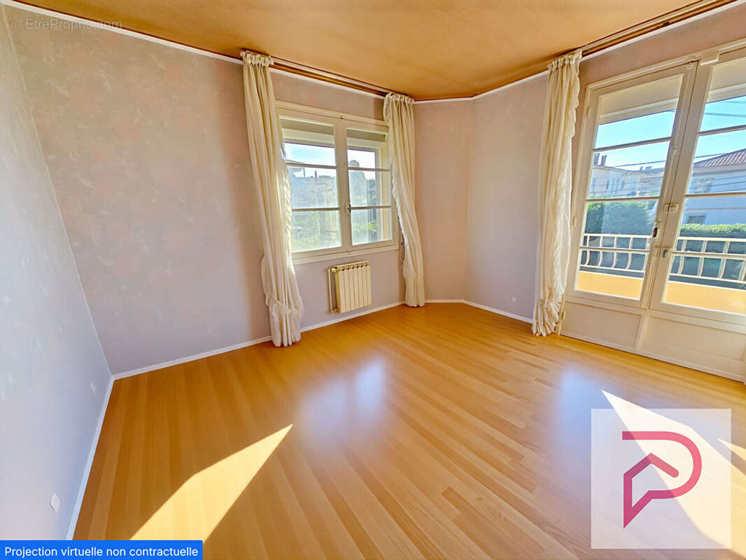 Maison à SIX-FOURS-LES-PLAGES