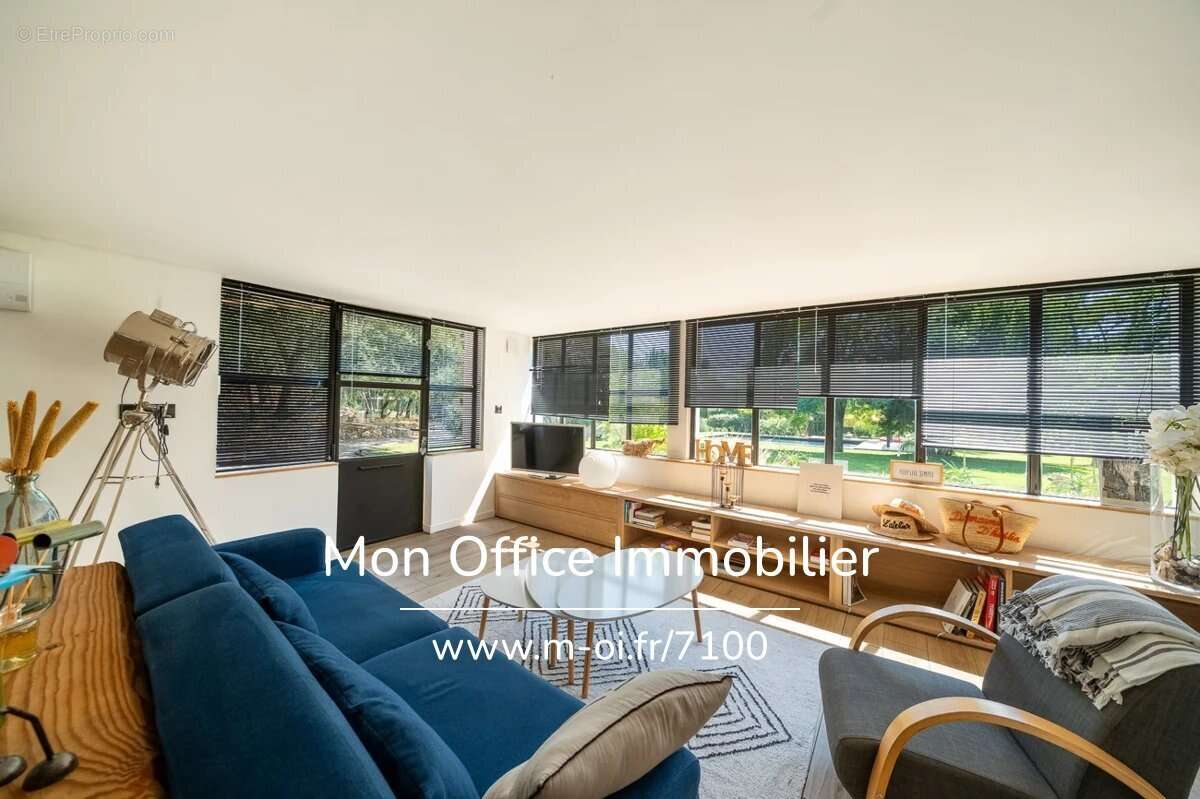 Référence : 7100-NGU. - Maison 9 pièces - Piscine - village à pied - calme - 276m2 - photo 18