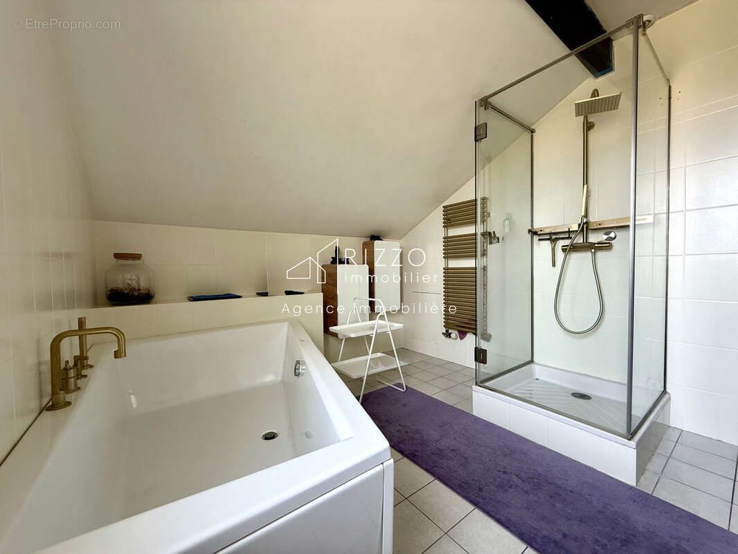 Magnifique maison individuelle de 185,84 m2 sur un terrain plat de 853 m2 à Valleiry - photo 22