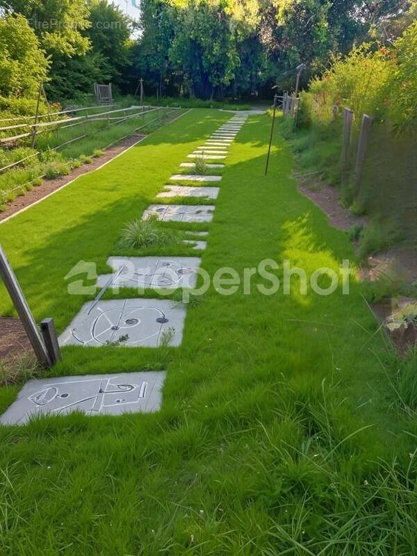 Appartement à SAINT-LAURENT-DU-VAR