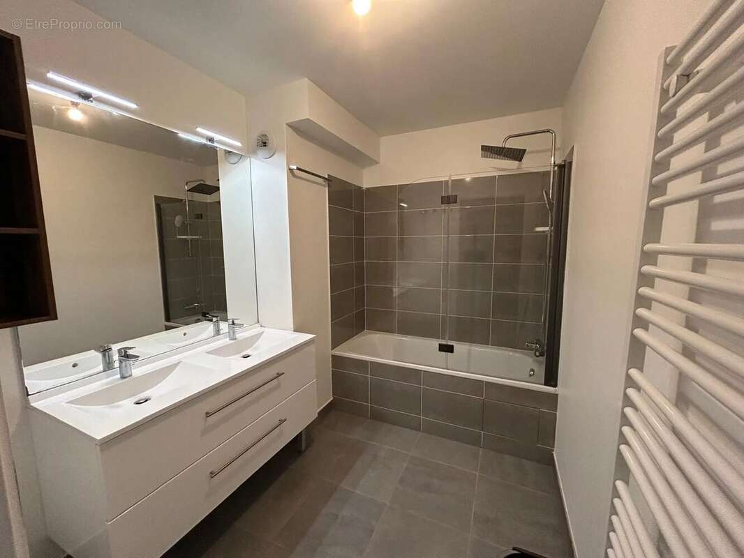 Appartement à VOISINS-LE-BRETONNEUX