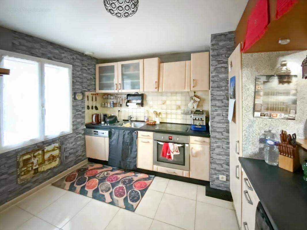 Maison à TRIZAY-LES-BONNEVAL