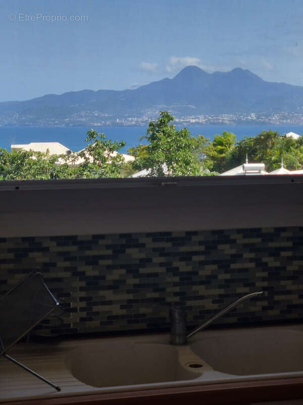 Maison à LES TROIS-ILETS