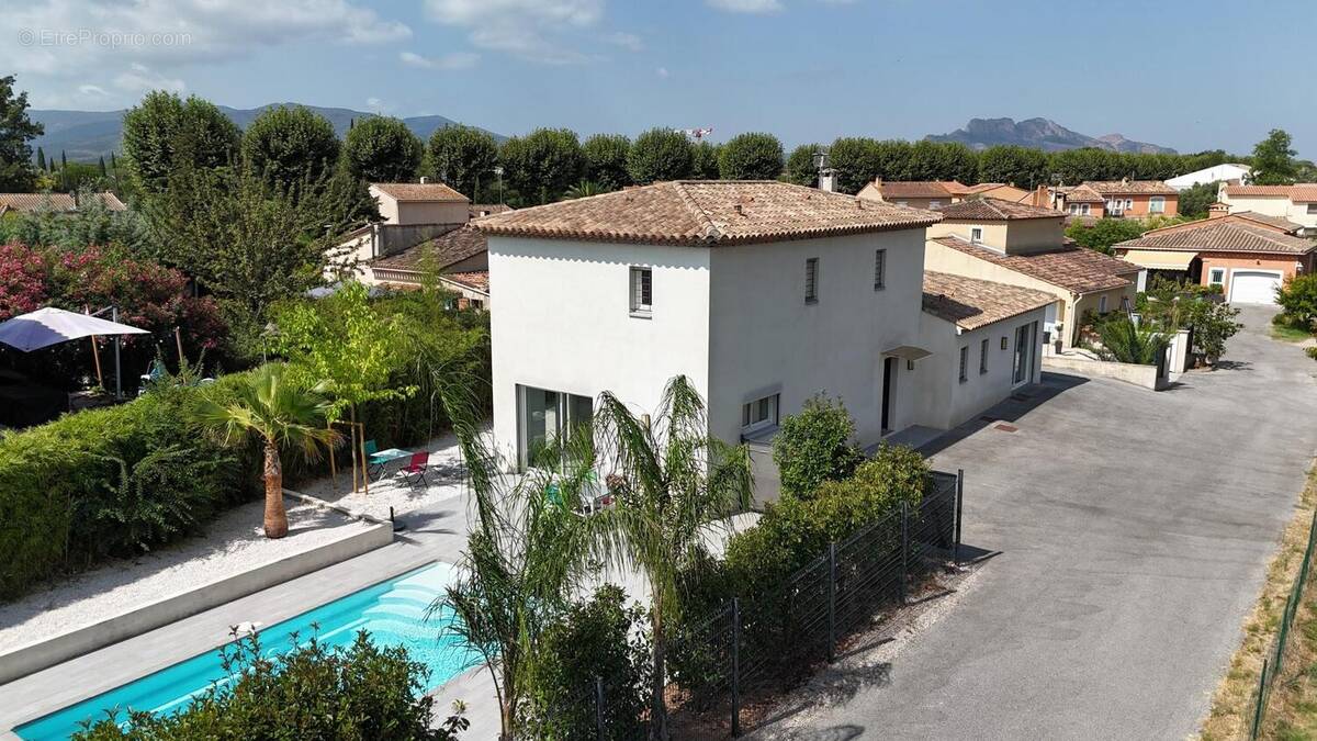 Photo 1 - Maison à PUGET-SUR-ARGENS
