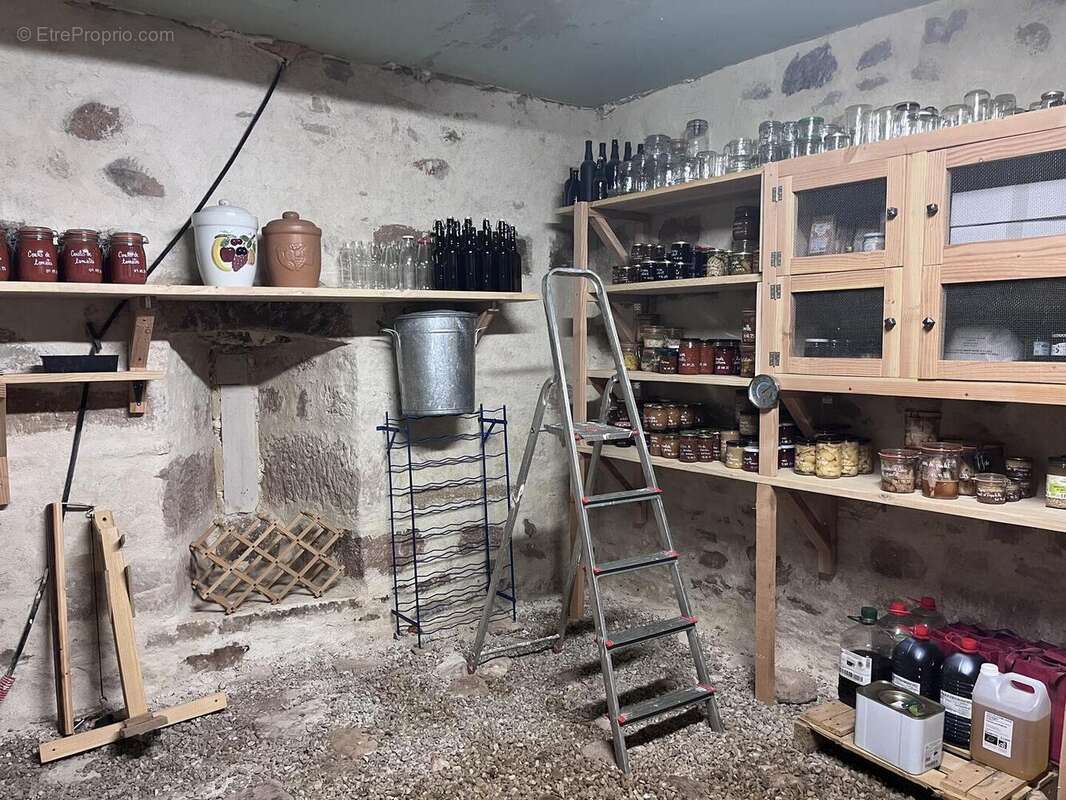 Cave - Maison à LACAPELLE-MARIVAL