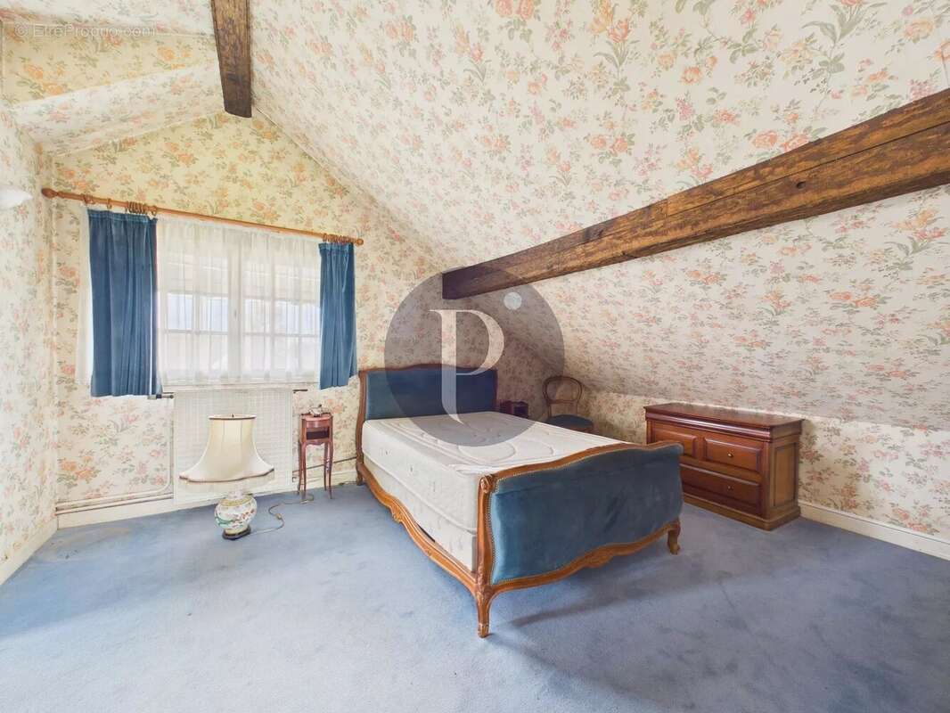 Maison à VERRIERES-LE-BUISSON