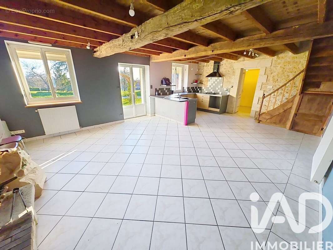 Maison 119 m² à Feuillade  - photo 3