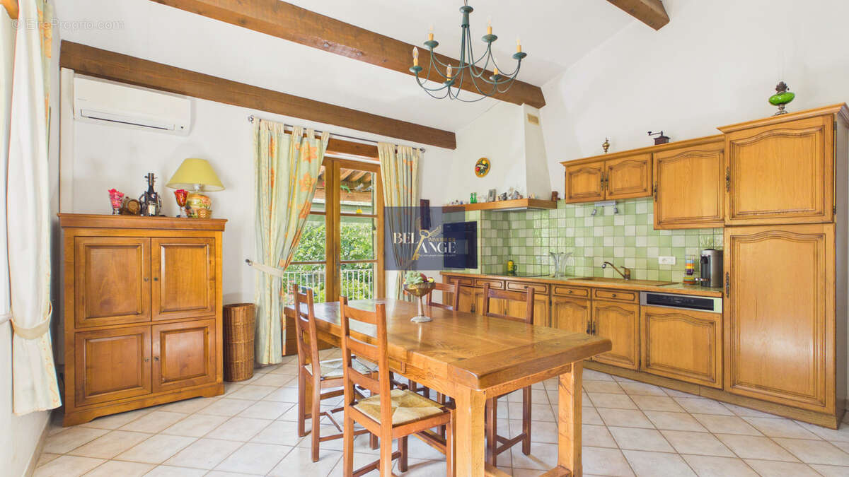 Mas en pierre de 289 m2 avec 2,5 hectares et accès privatif à la Cèze - photo 4