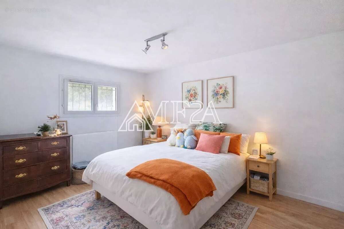 Appartement à VERRIERES-LE-BUISSON