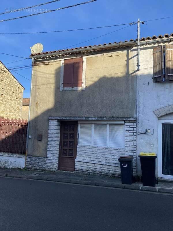 Maison à SAINT-ANGEAU