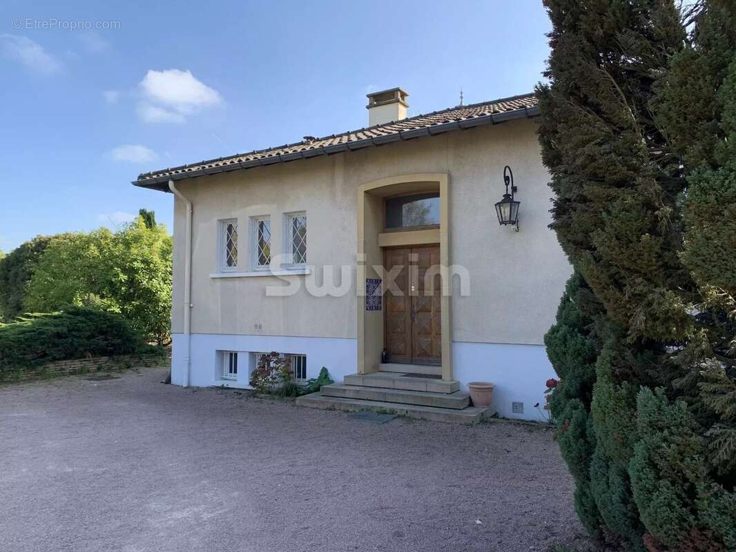 Maison à CHARNAY-LES-MACON