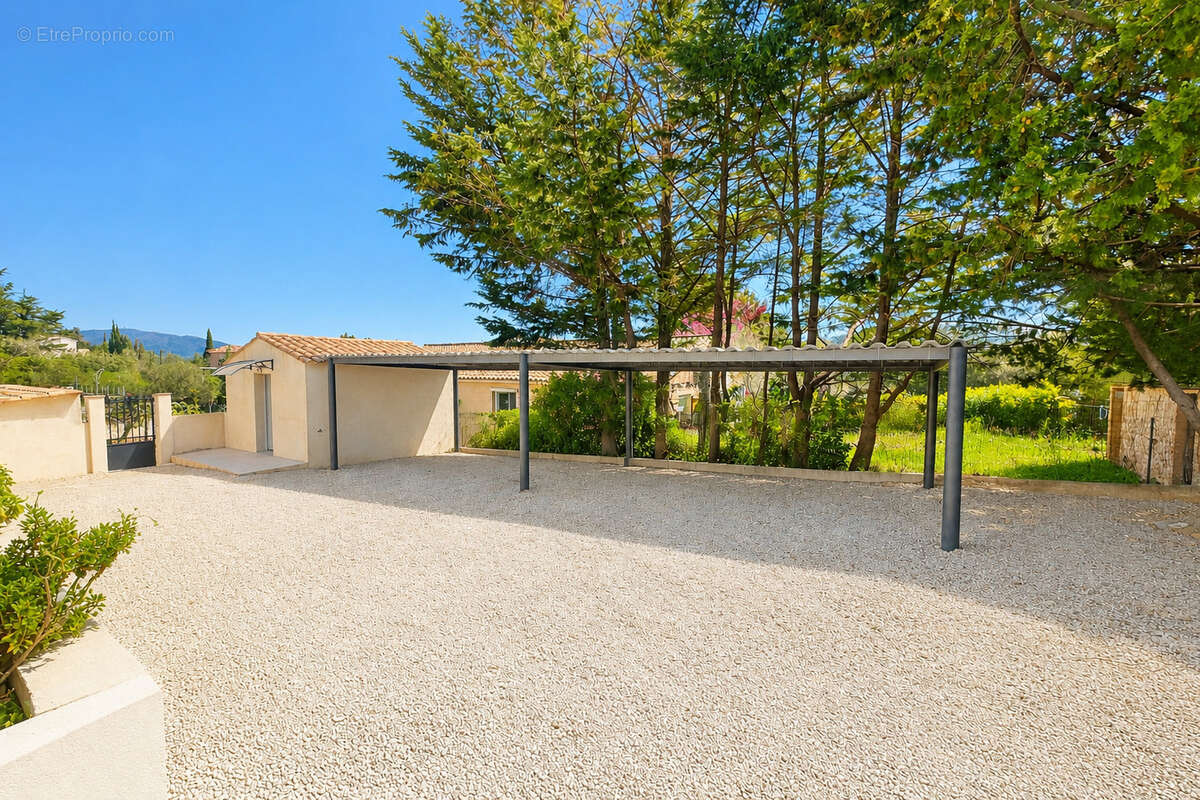 Maison à CARNOULES