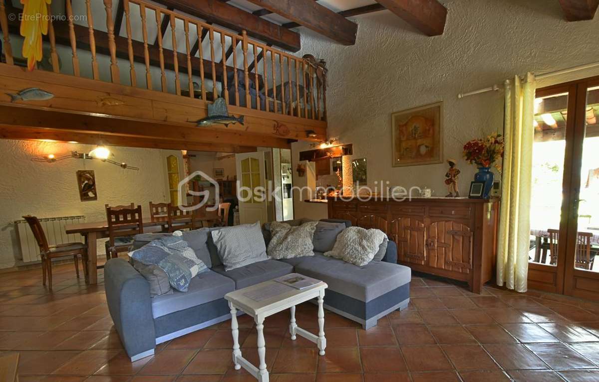 Maison à LA GARDE-FREINET