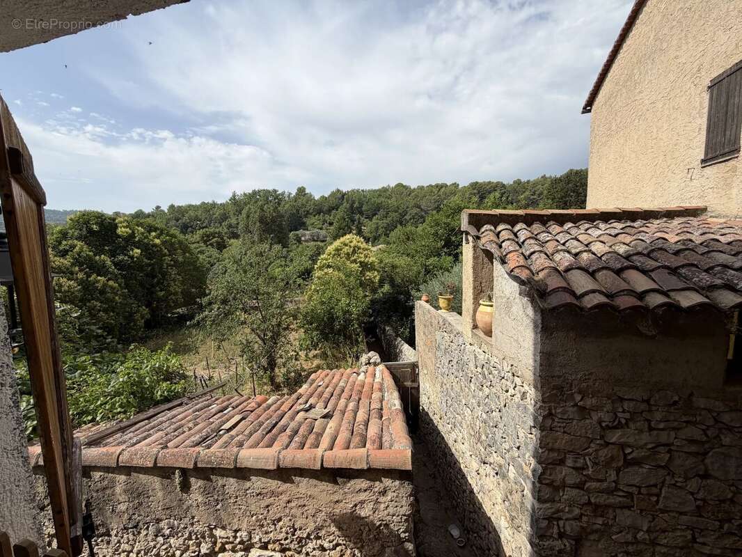 Montferrat – t2 de charme entièrement rénové – 47,9 m² – 87 000 € hai - photo 2
