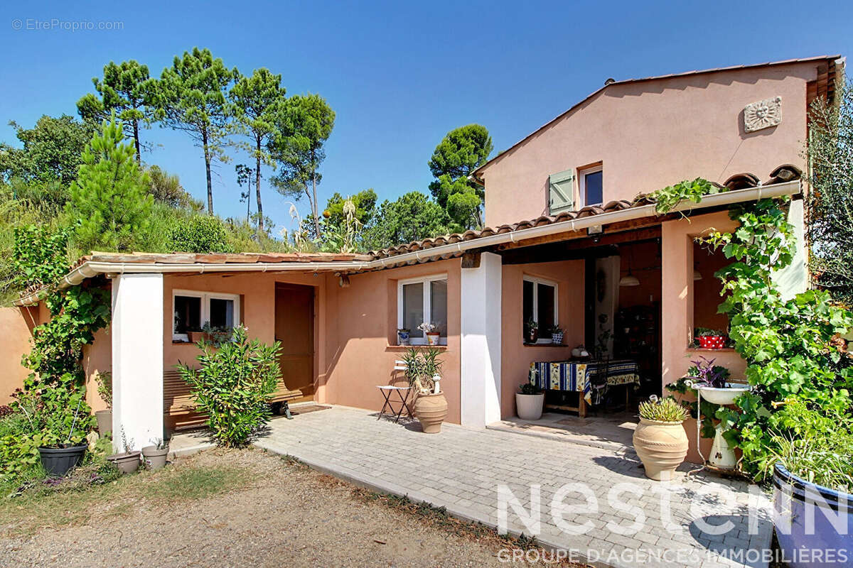 A VENDRE ! VILLECROZE - Maison 147 m² avec piscine et superbe vue dégagée - photo 14