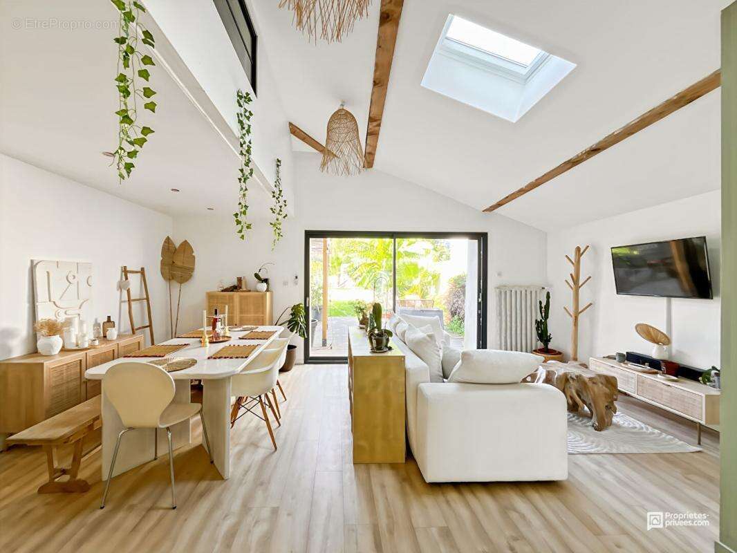 Maison à SAINT-SULPICE-ET-CAMEYRAC