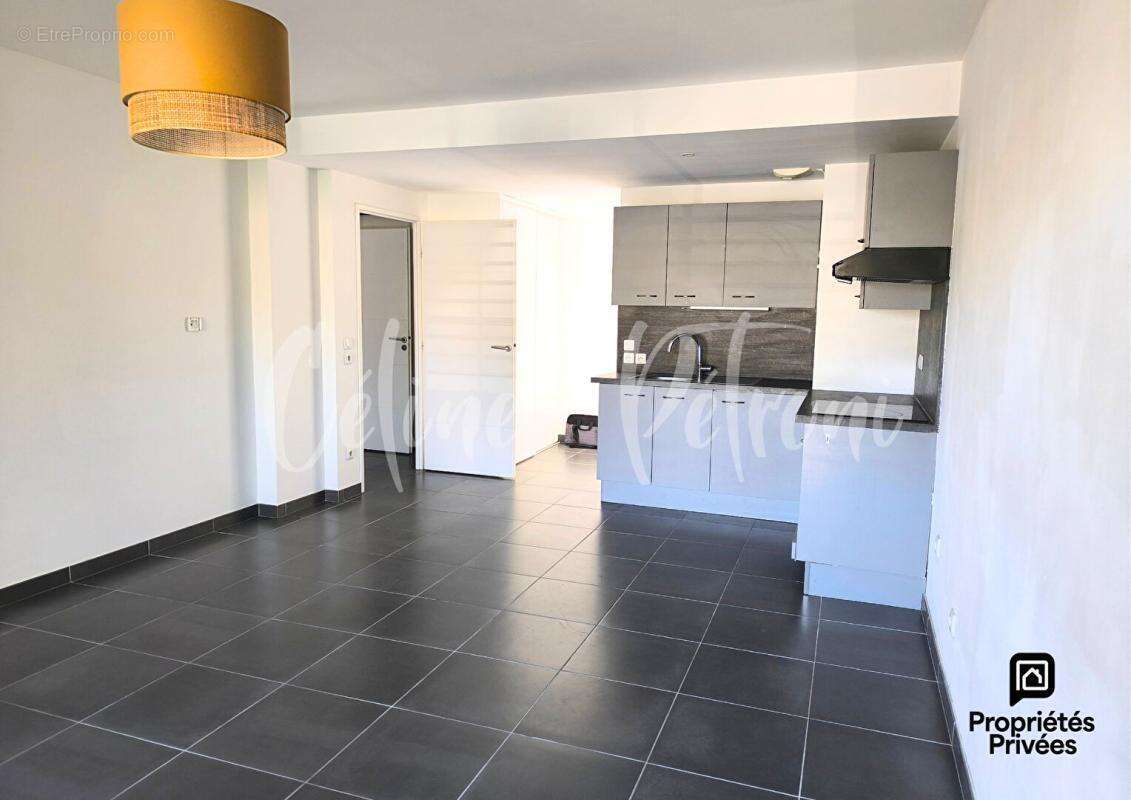 Saint-Raphael - Quartier des Iscles - Superbe T2 de 53 m² avec terrasse - photo 5
