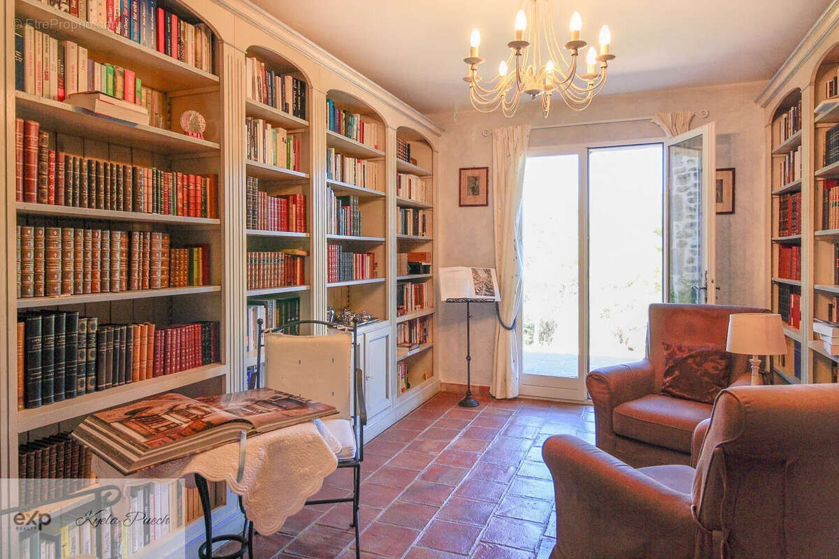 Maison 185 m² à Rognes  - photo 8