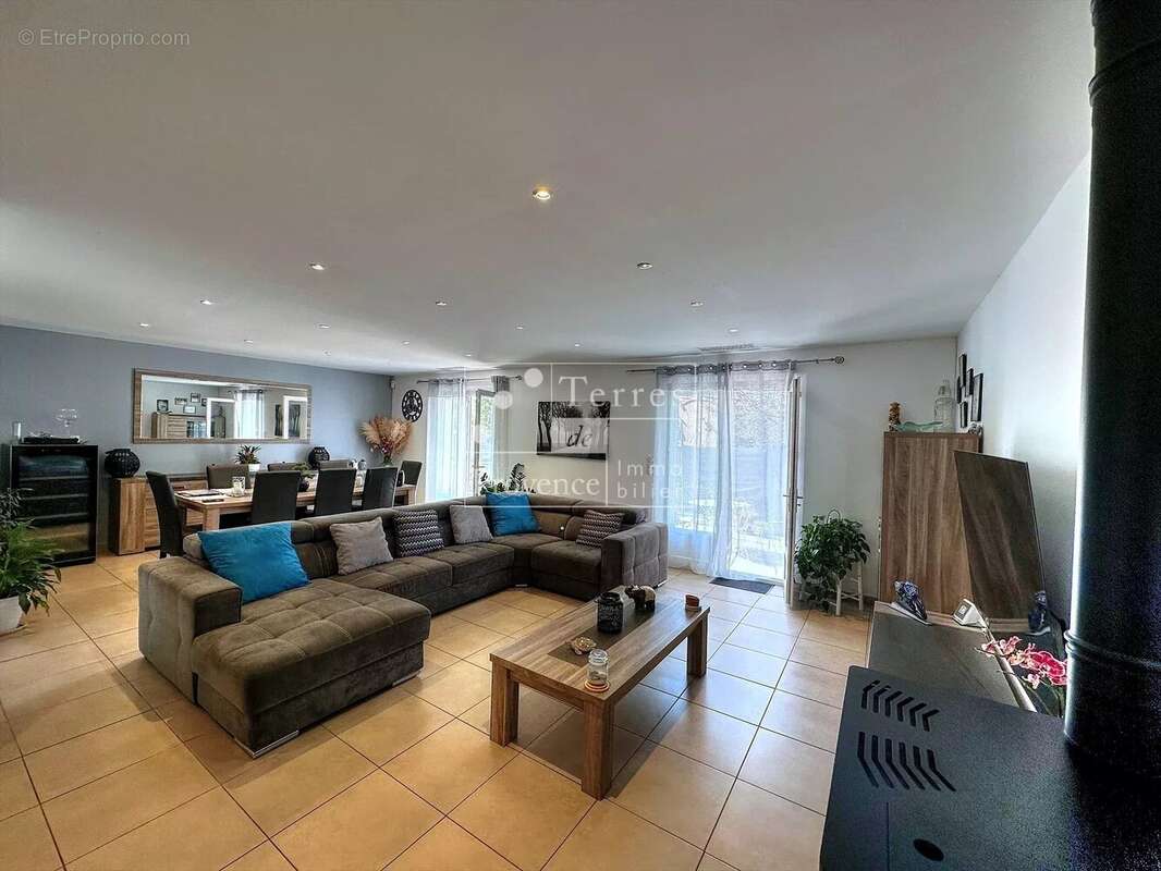 Maison à VILLECROZE