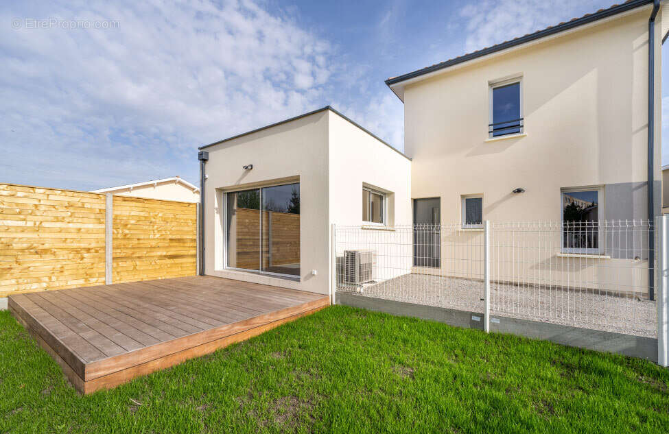 Terrain à ARTIGUES-PRES-BORDEAUX