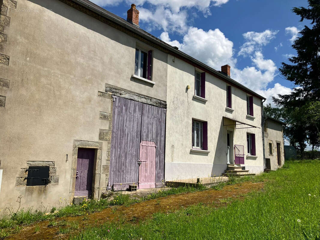 Maison à SAINT-MARCEL-EN-MARCILLAT